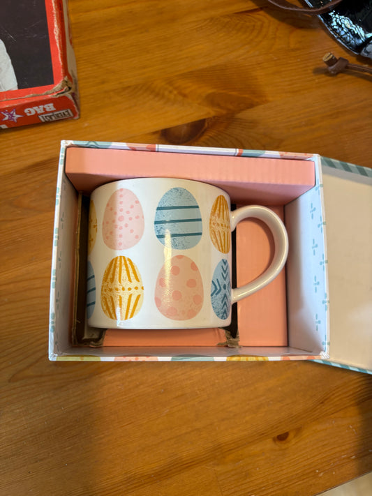 Tasse neuve avec boite