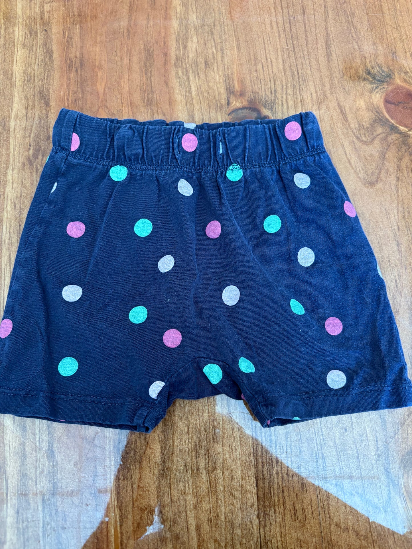 Short h&m 4-6 mois (cmb)