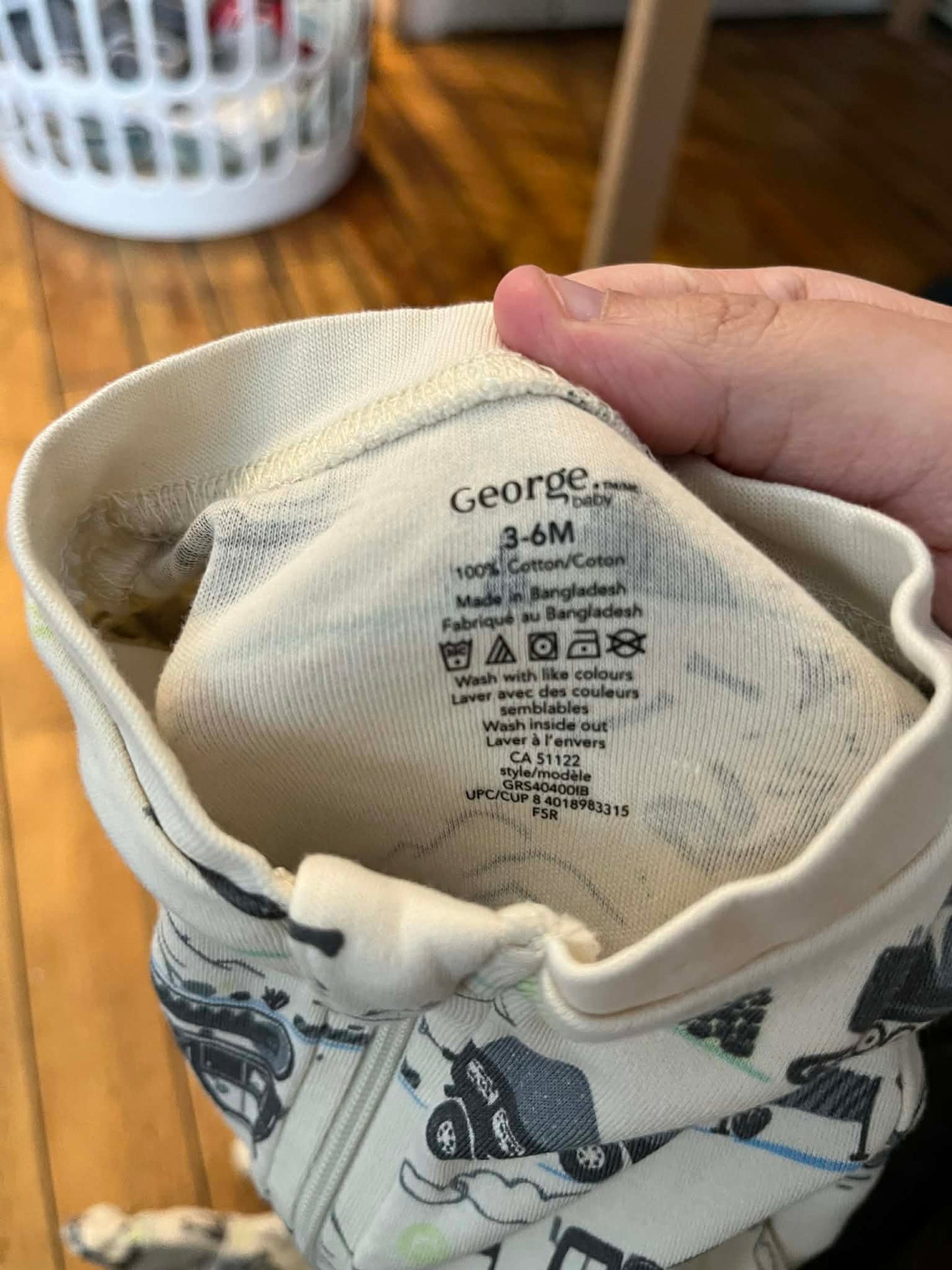 Pyjama geoerge 3-6 mois neuf