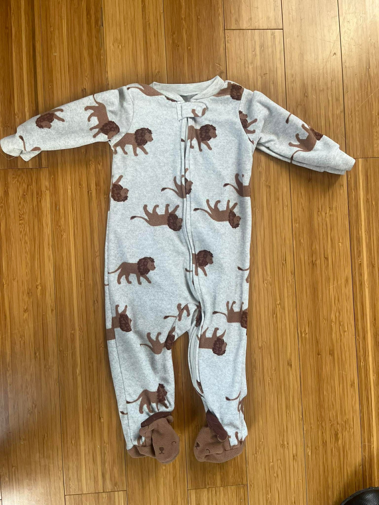 pyjama carter’s 6-9 mois(consignmb)