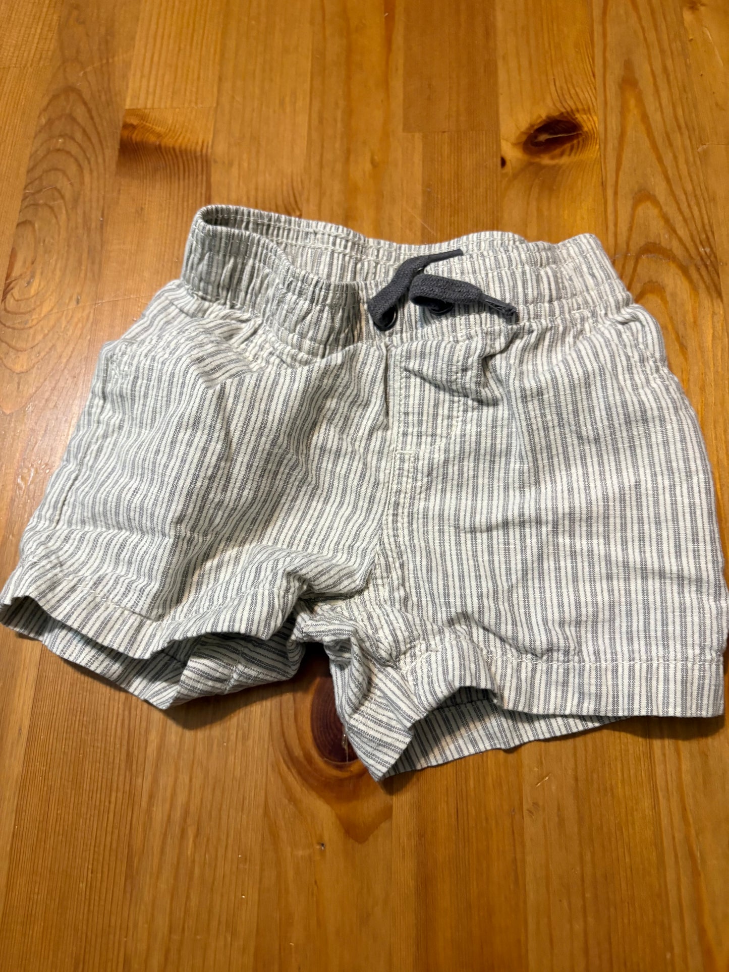 Short george 3-6 mois