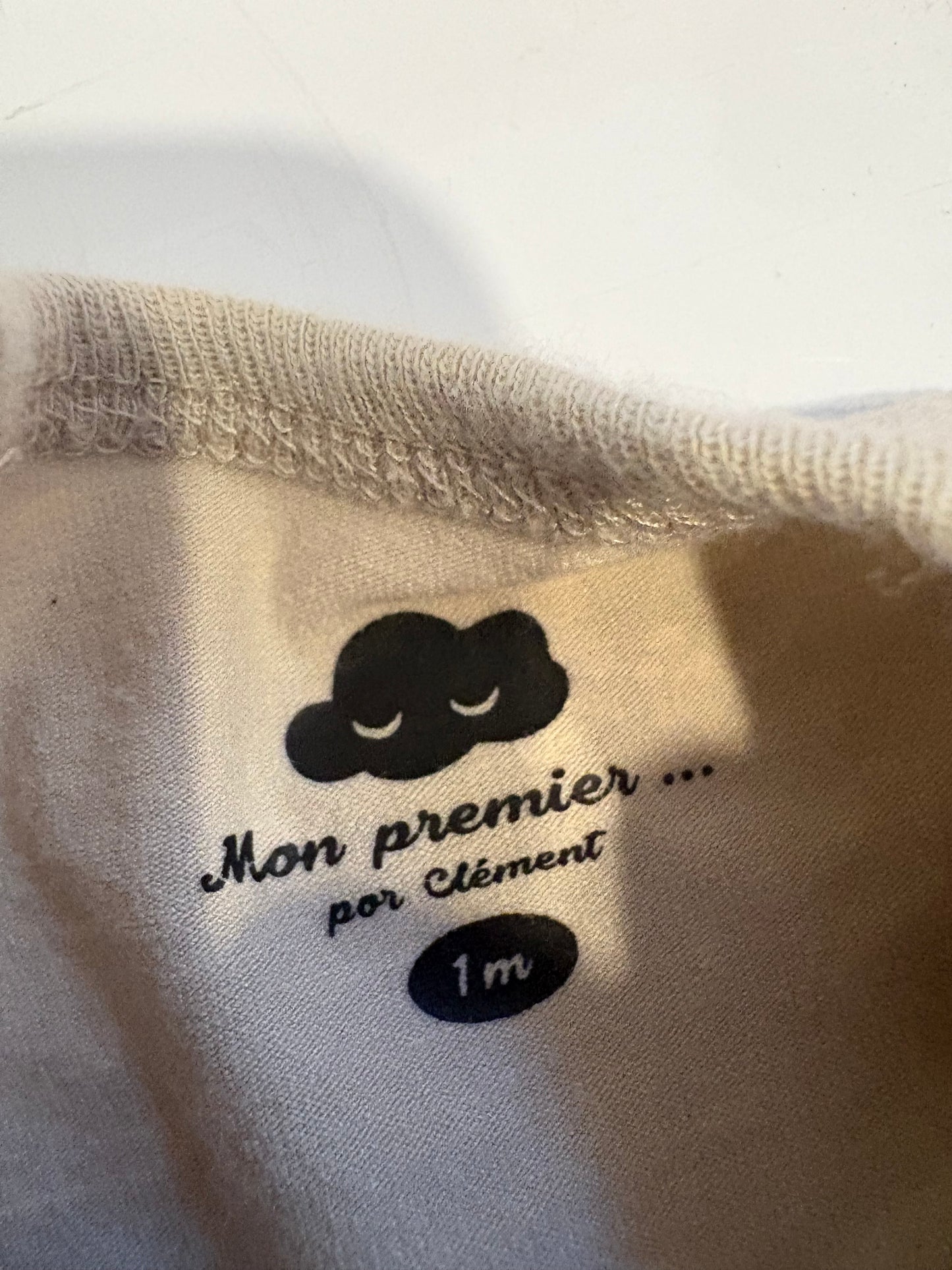 Ensemble clément 1 mois avec chapeau 0-9 mois (cmb)