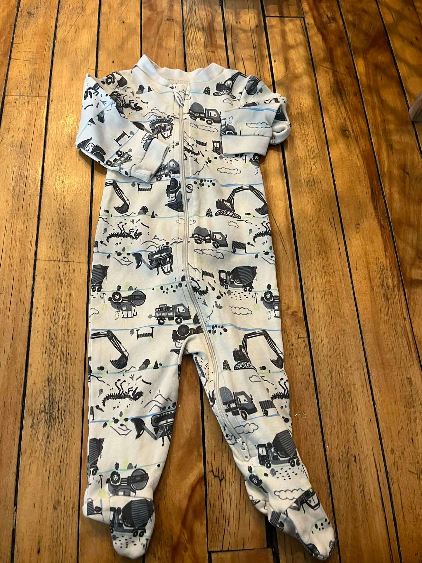 Pyjama geoerge 3-6 mois neuf