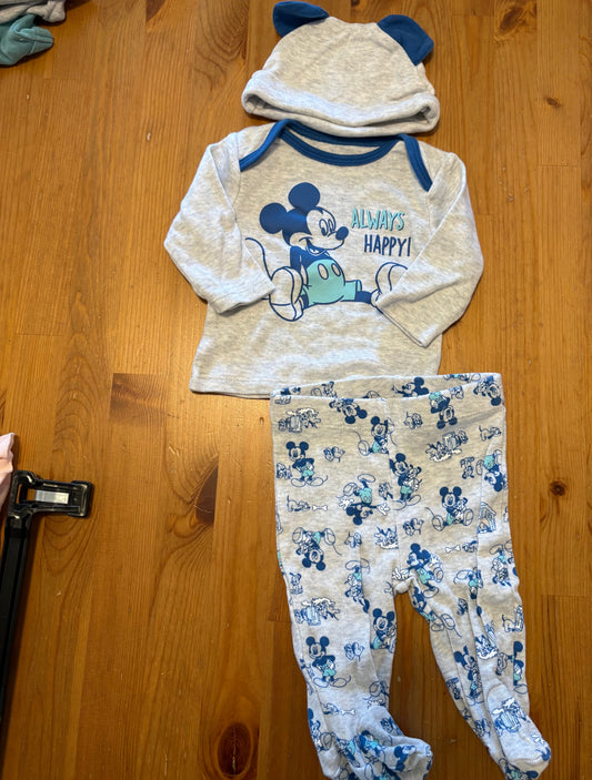 Ensemble disney 0-3 mois état neuf