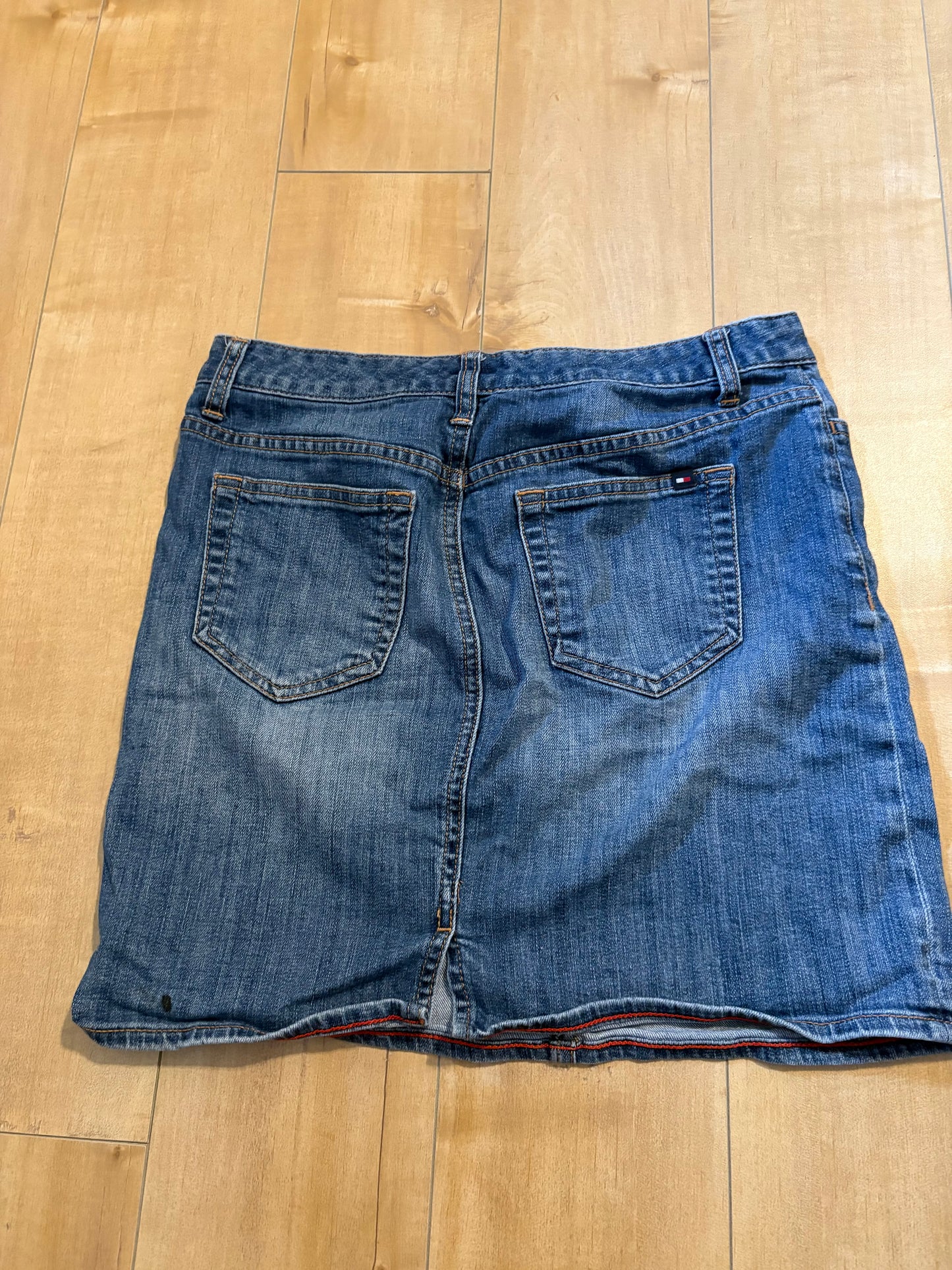 Jupe tommy hilfigher taille 2*