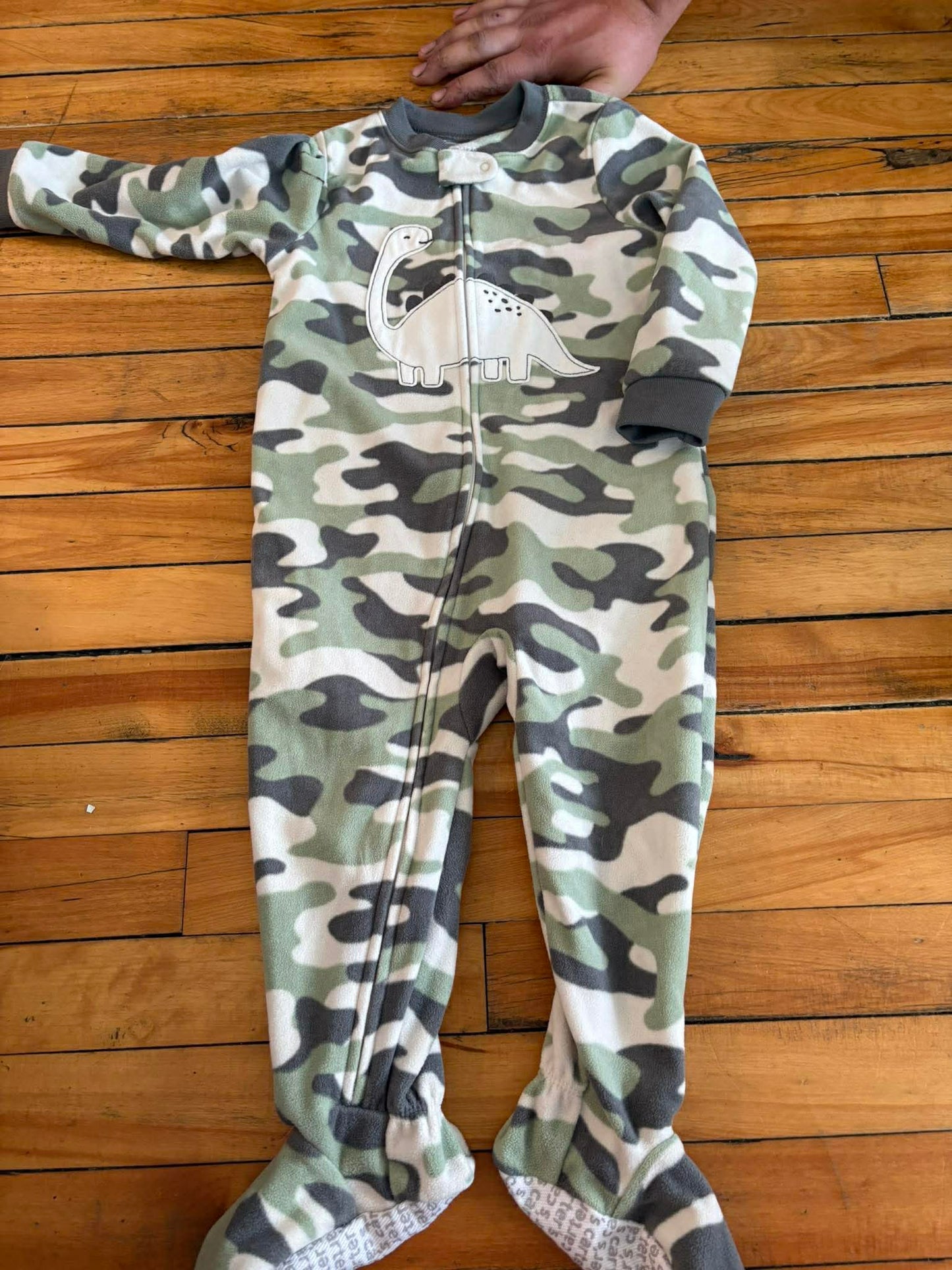 Pyjama état neuf carter’s 2T
