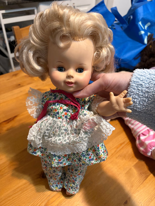 Poupée VINTAGE 1974