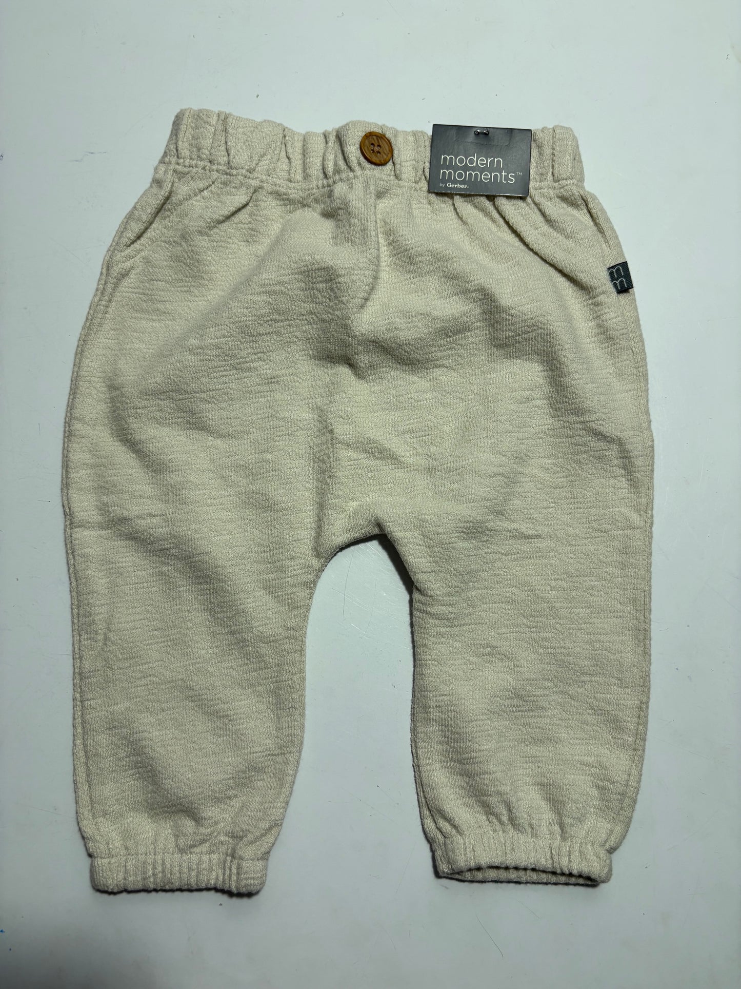 Pantalon neuf modern baby 3-6 mois