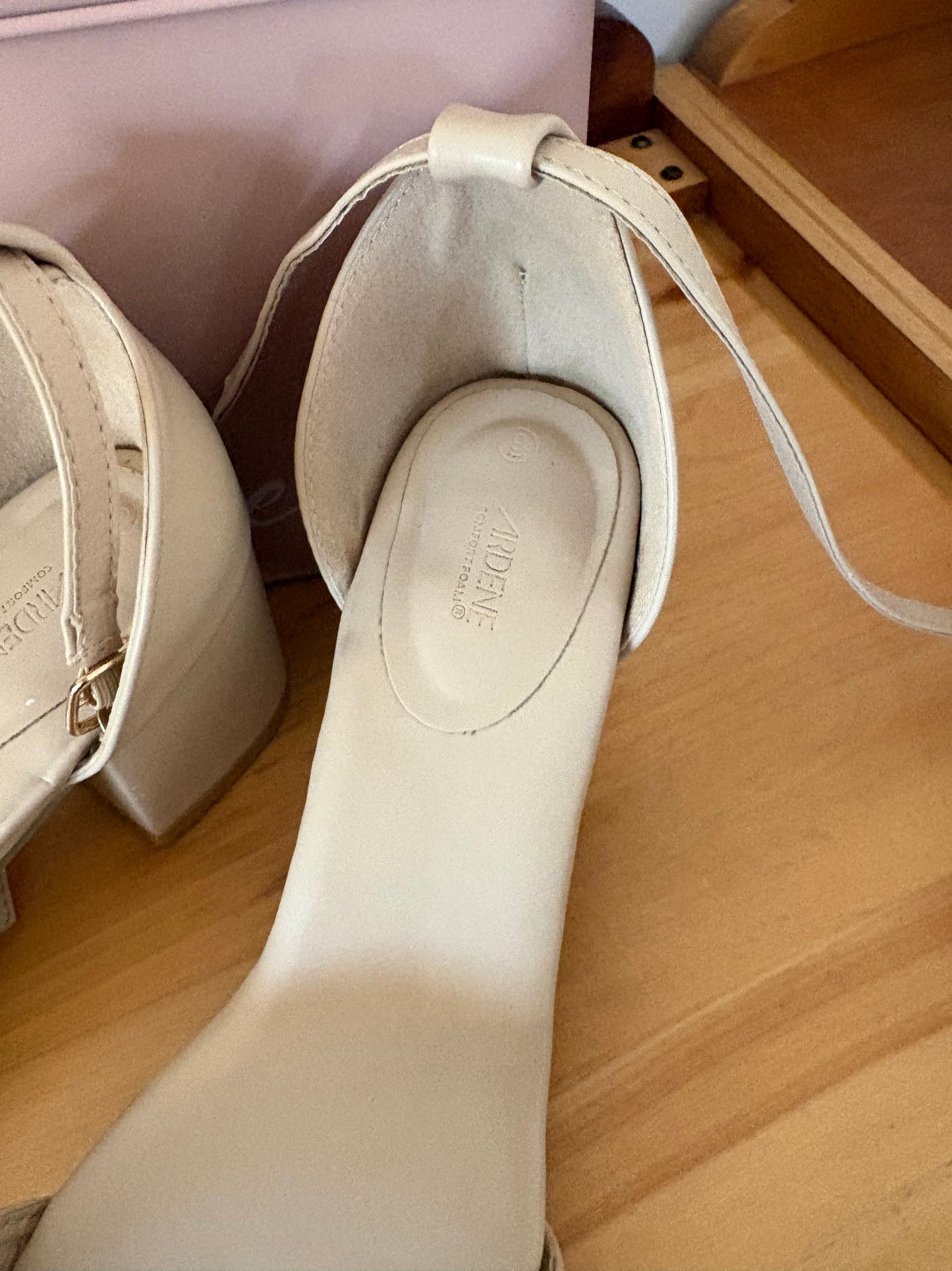 Soulie à talon taille 9 ardene