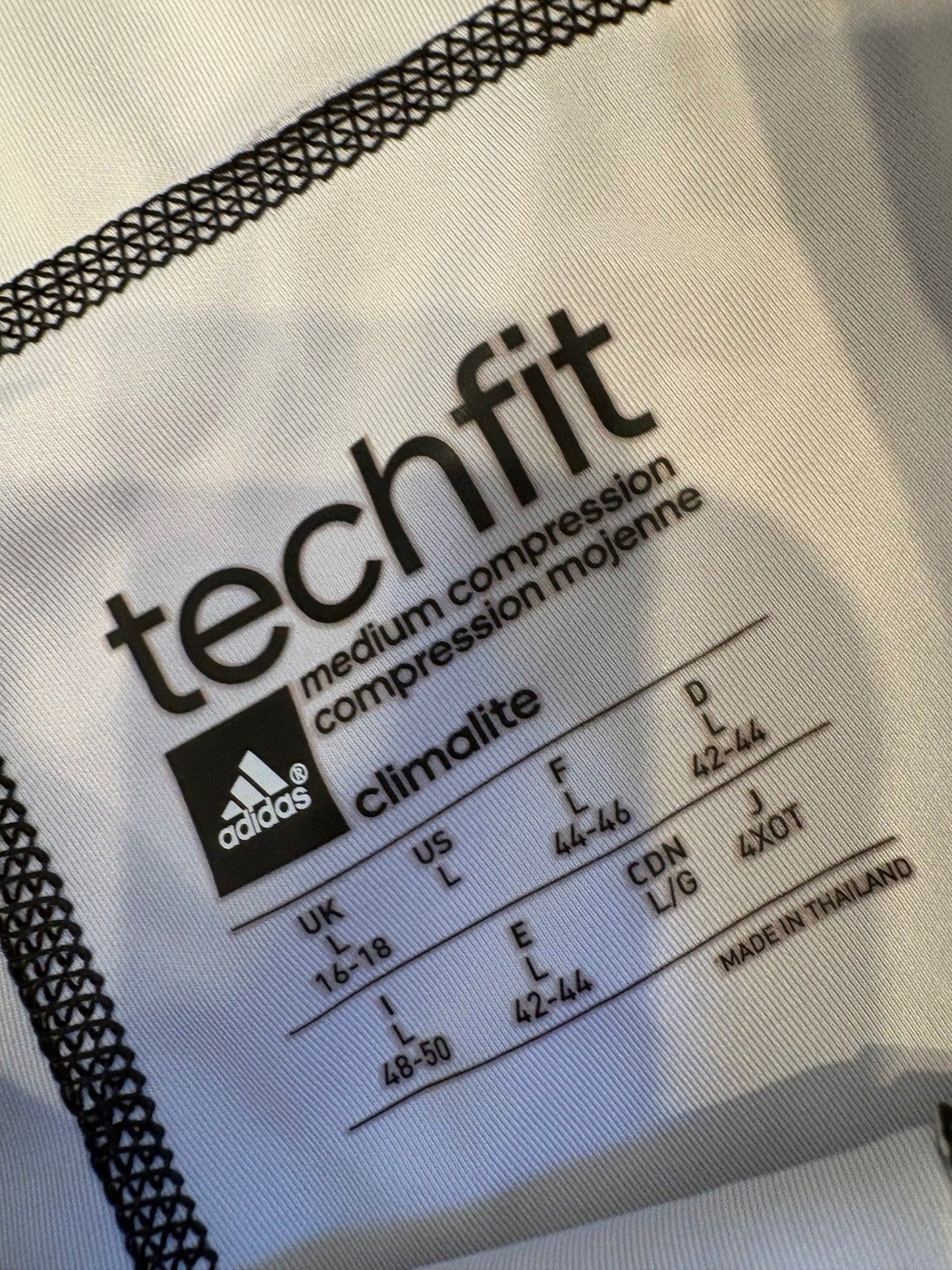 Short techfit adidas large (cmb)