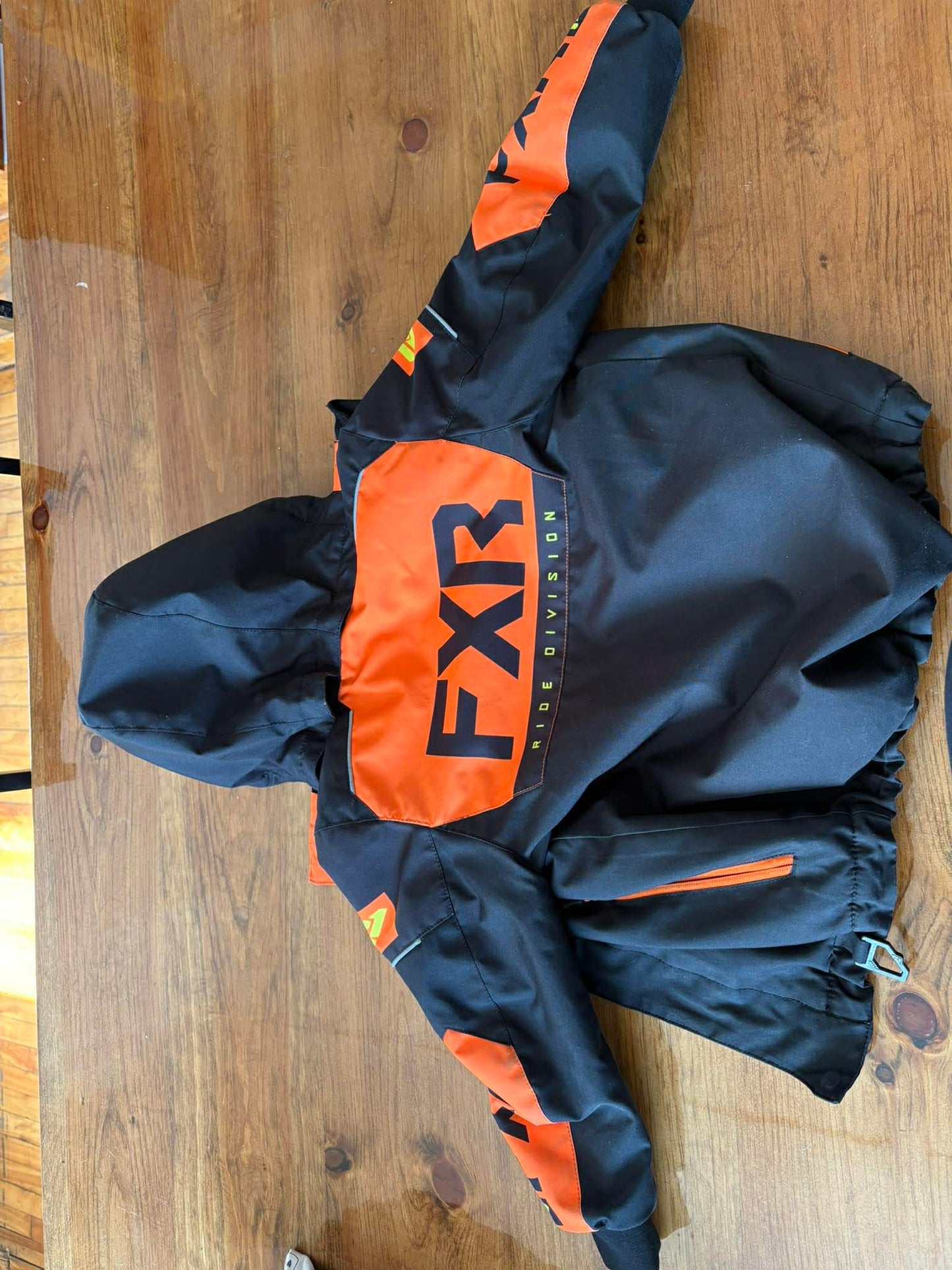 manteau fxr 4 ans (cmb) état neuf