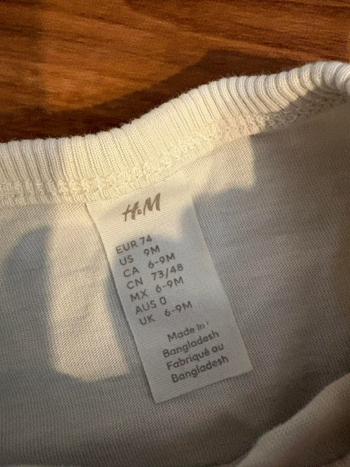 T-shirt h&m 6-9 mois(cmb)