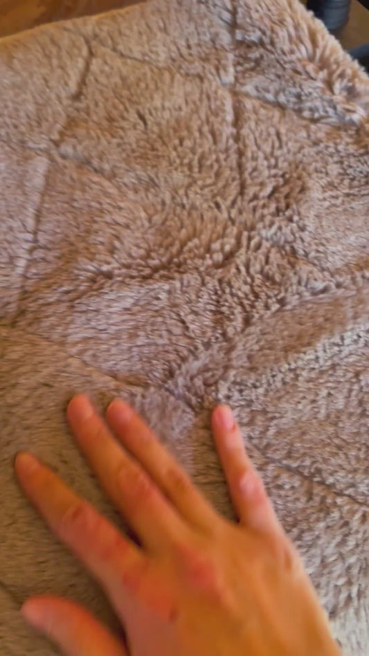Petit tapis de chambre fraîchement lavé